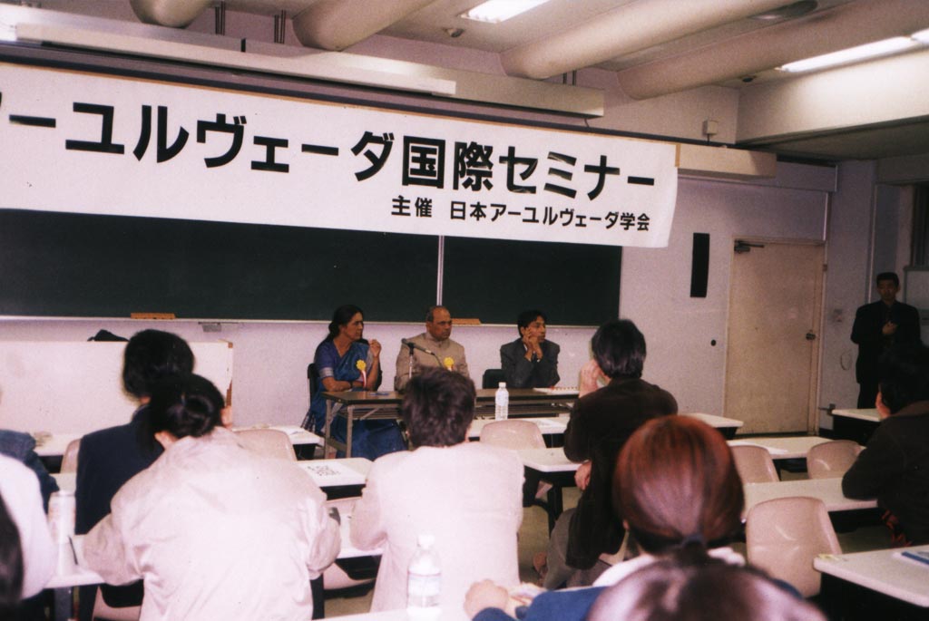 Dr. S. P. Sardeshmukh delivering lecture on Cancer and Ayurved in Japan, 2002